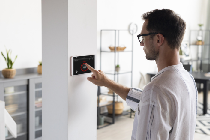 Kako IoT/IoS Smart Hub spreminja način dela in upravljanja naprav